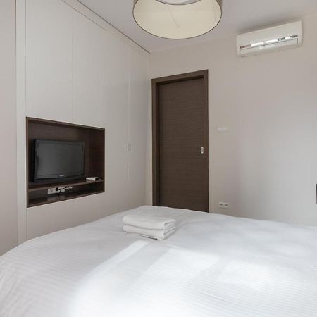 Grzybowska Platinum Apartment Tower A Varsovia Exterior foto