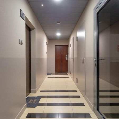 Grzybowska Platinum Apartment Tower A Varsovia Exterior foto