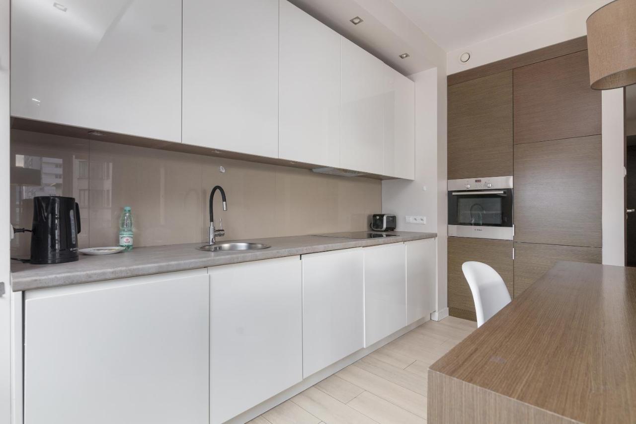 Grzybowska Platinum Apartment Tower A Varsovia Exterior foto