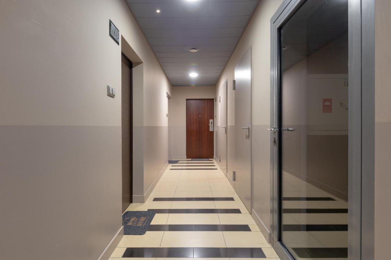 Grzybowska Platinum Apartment Tower A Varsovia Exterior foto